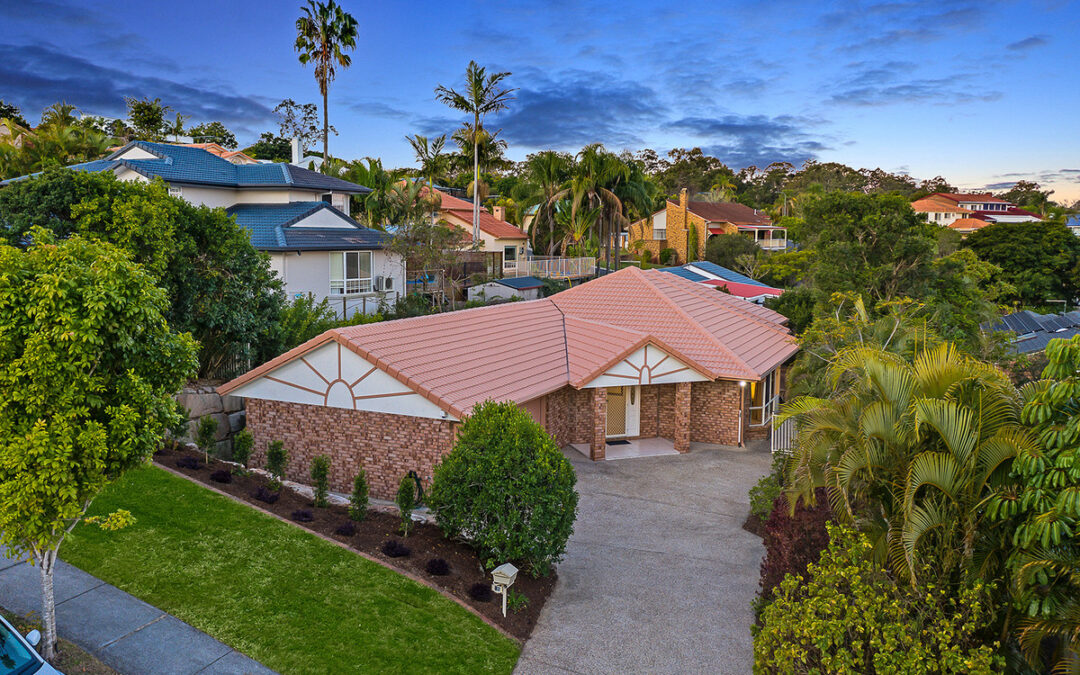 62 Gem Road, Kenmore  QLD  4069